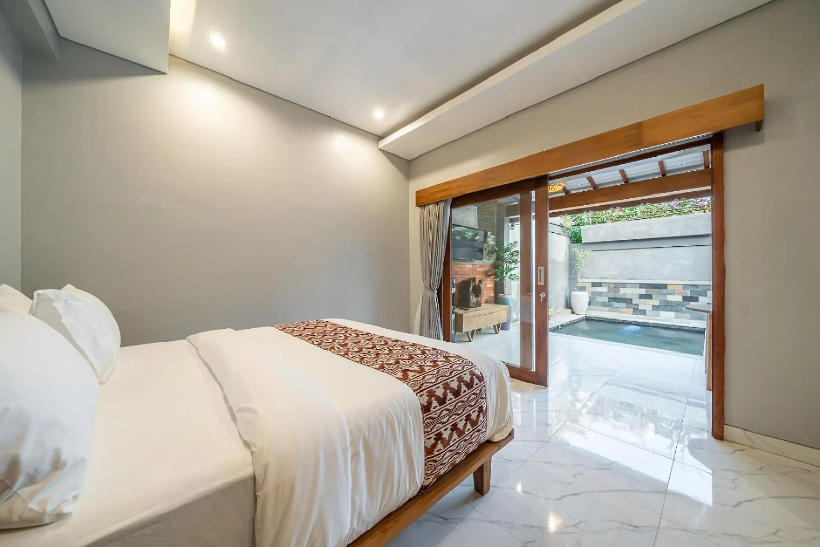 Q La Villas Σεμινιάκ